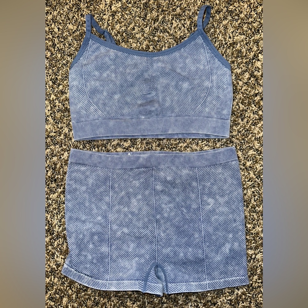 Colsie Dusty Blue Seamless Ribbed Crop Top & High-Rise Shorts Set - LARGE